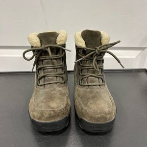 Sorel waterproof fleece lined boots Size 7.5